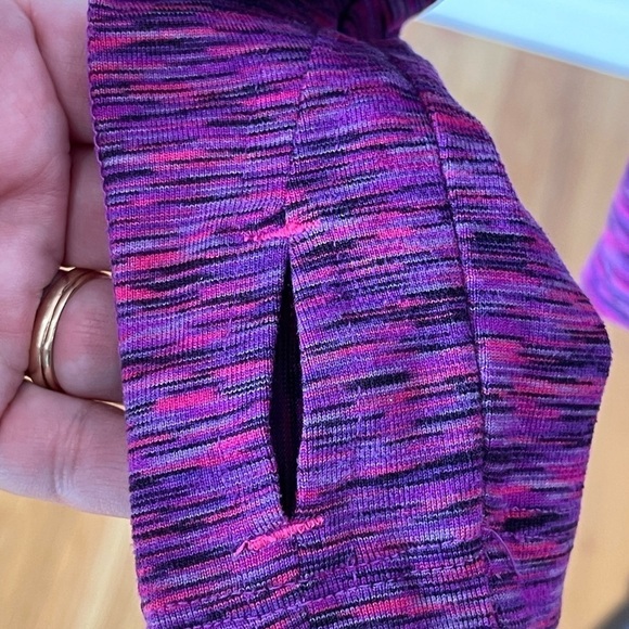 Athleta XS quarter zip pullover top athletic wear with thumb holes - Picture 5 of 15